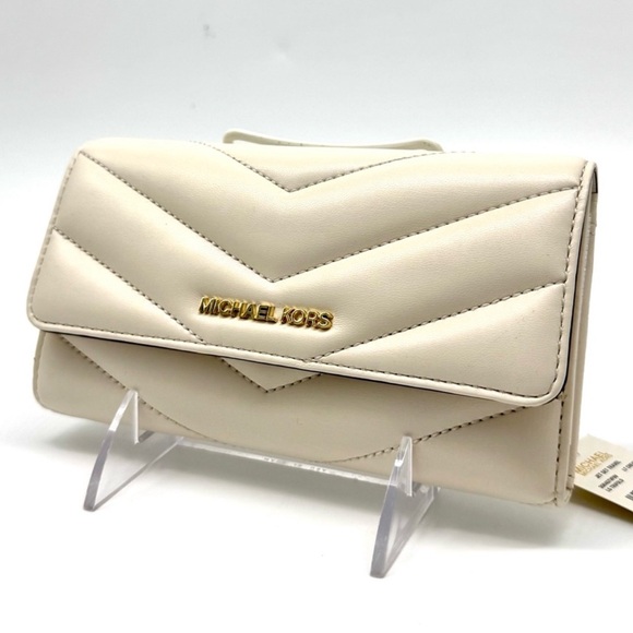 Michael Kors Large Quilted Trifold Wallet Light Cream - Picture 1 of 8
